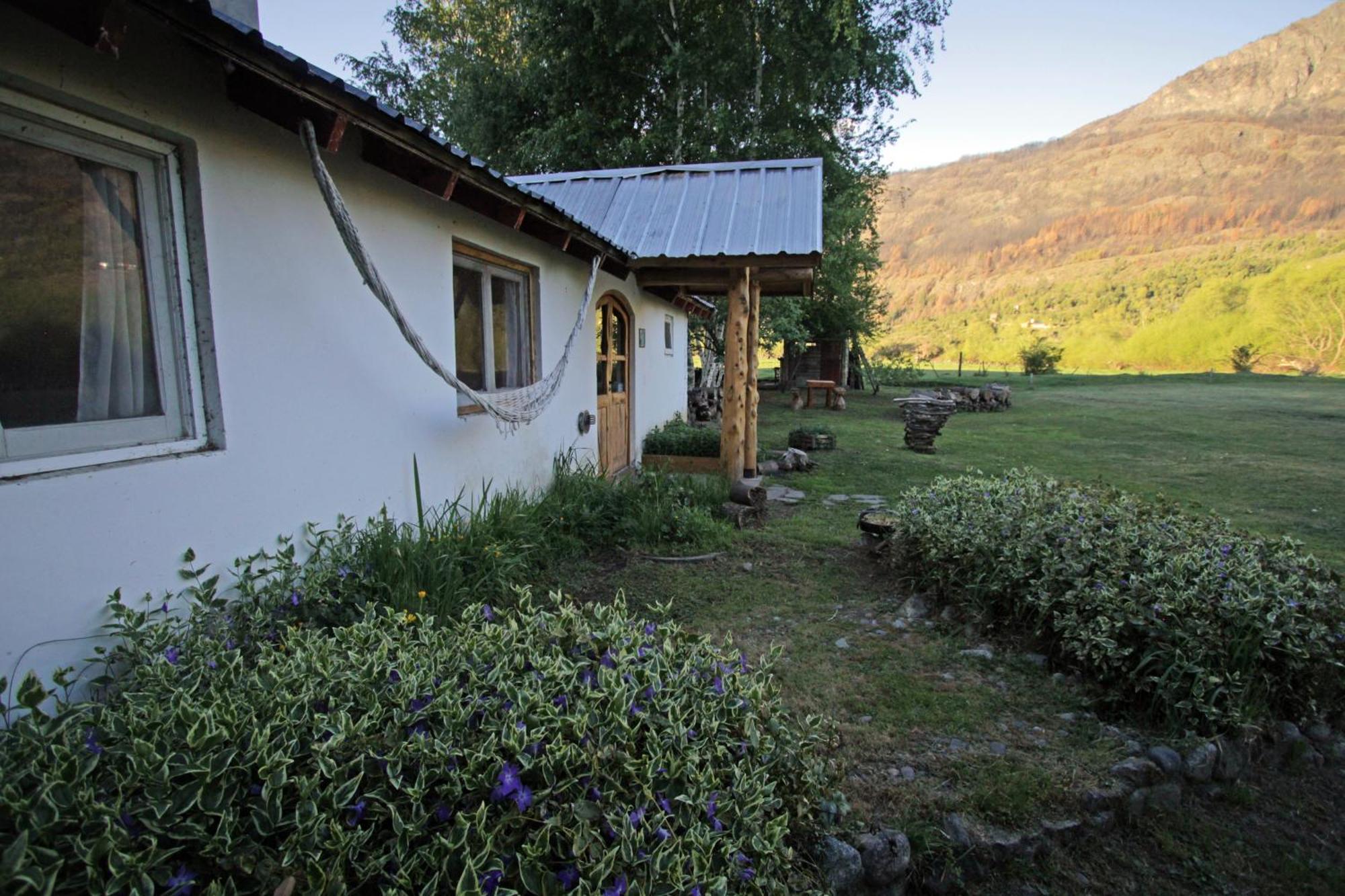 Hostel Lc Hoyo de Epuyén Esterno foto