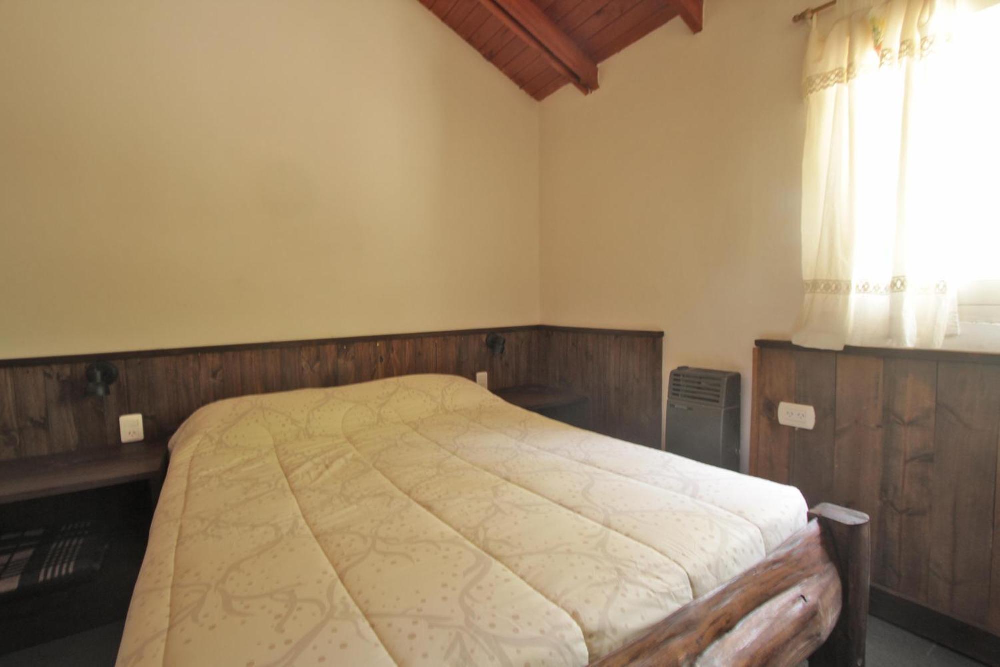 Hostel Lc Hoyo de Epuyén Esterno foto