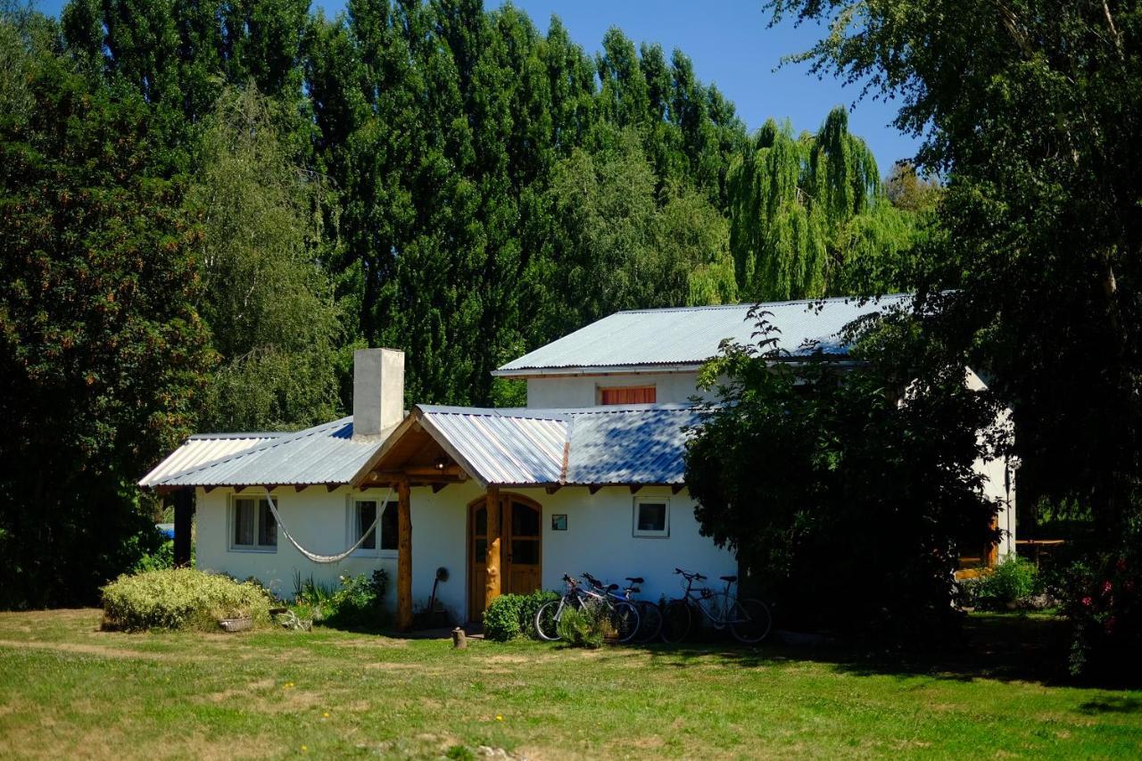 Hostel Lc Hoyo de Epuyén Esterno foto